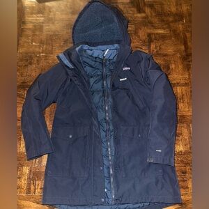 Girl’s Patagonia 3 in 1 jacket, size xl (14). Down puffer and rain outer layer.